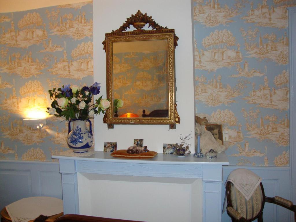 Bed and Breakfast Domaine De La Dame De Lauriere Solignac Номер фото