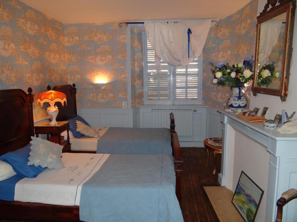 Bed and Breakfast Domaine De La Dame De Lauriere Solignac Номер фото