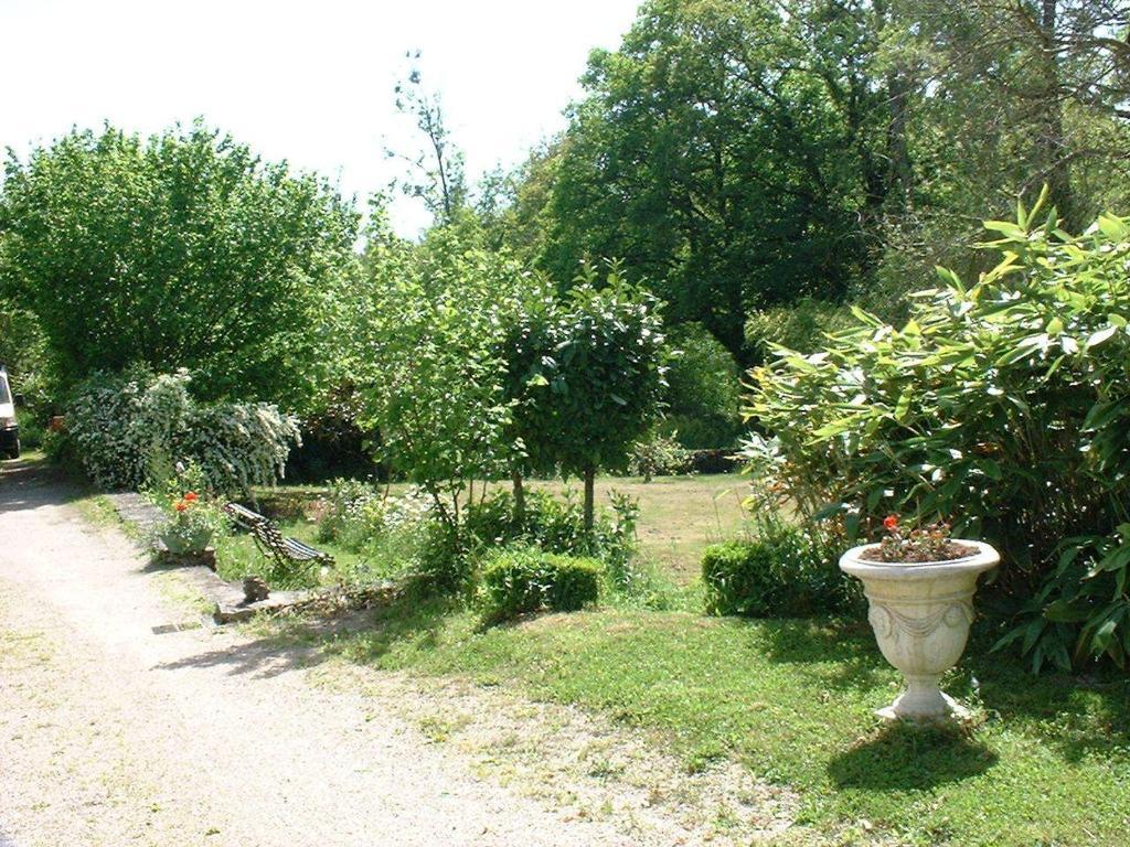 Bed and Breakfast Domaine De La Dame De Lauriere Solignac Экстерьер фото